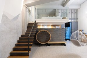 Room 107 | Interior - Pearl Bay Poolvilla (Taean)