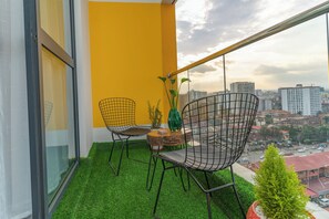 Property grounds - Skyline Consonancy with gym and heated swimming pool (Nairobi)