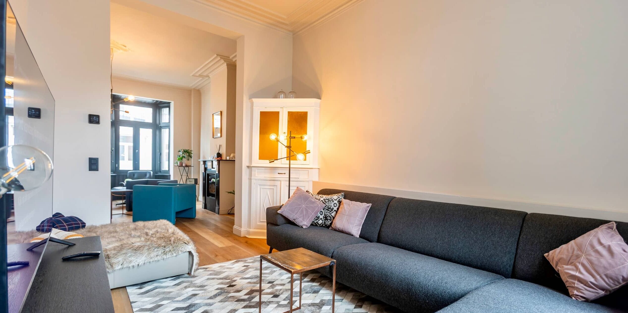 Smart-tv, een open haard en videospelletjes