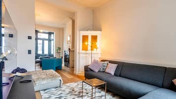 Smart-tv, een open haard en videospelletjes