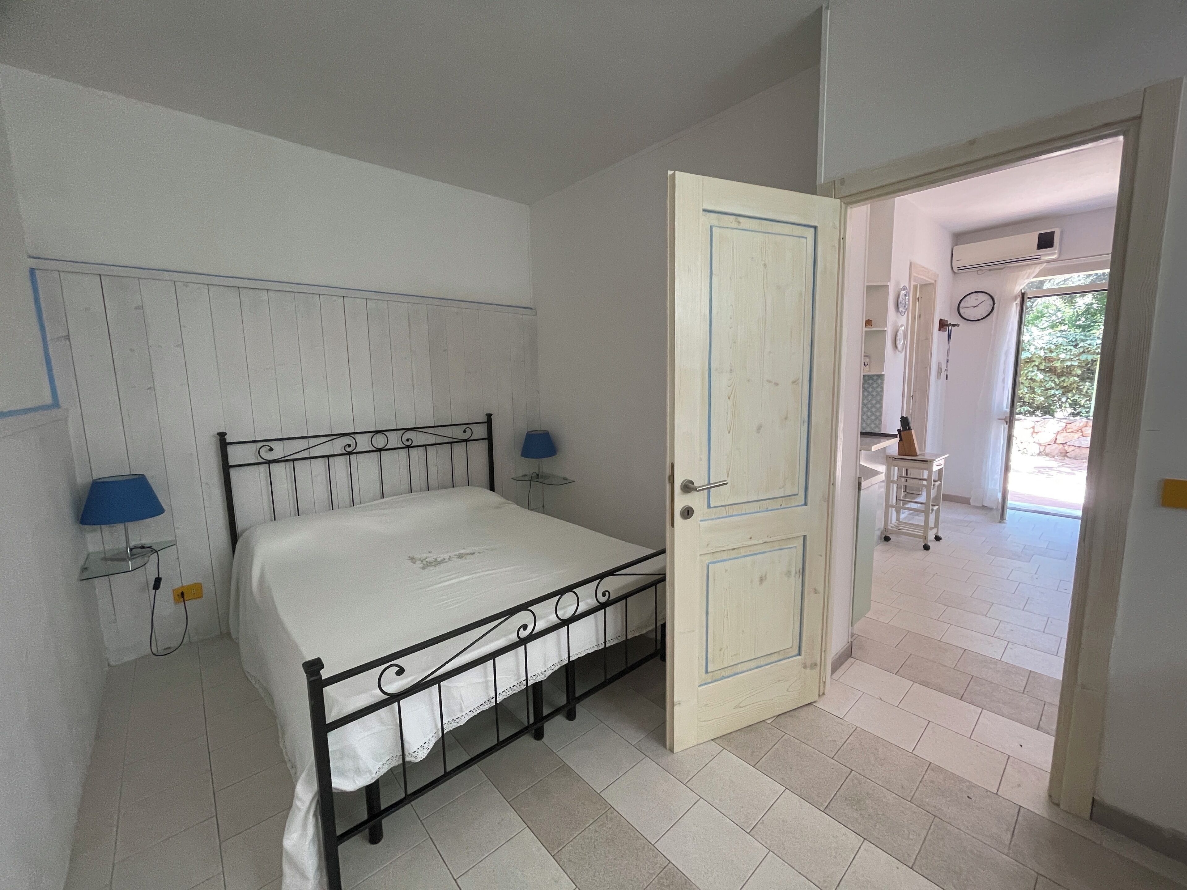 1 dormitorio, tabla de planchar con plancha, wifi