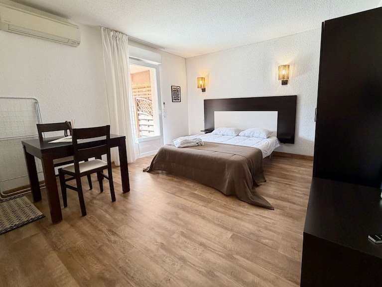 Studio Climatisé Avec Piscine Et Parking à Saint-florent - Saint-Florent