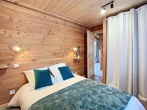 2 bedrooms, free WiFi - Comfort chalet 6 pers. with parking and wifi in Le Corbier (Le Corbier)