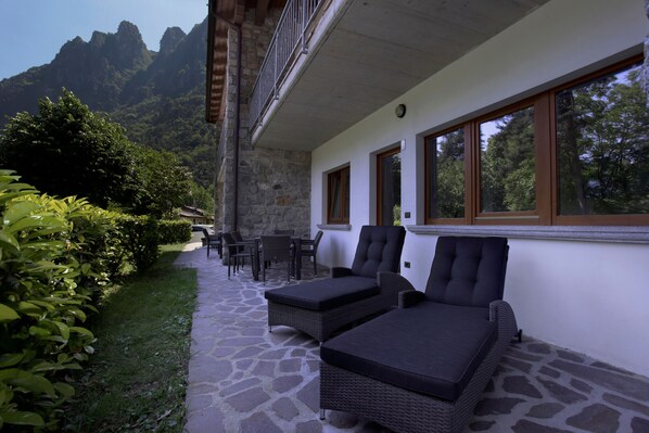 Outdoor dining - Casa Valeria A - Idro (Idro)