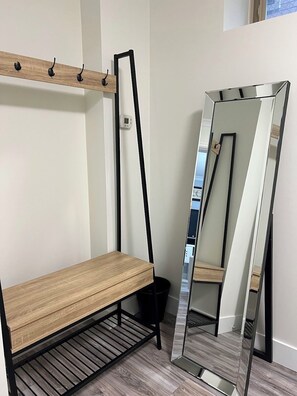 Interior - Contemporary City Oasis (Vancouver)