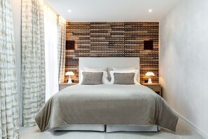 7 bedrooms, iron/ironing board, WiFi, bed sheets