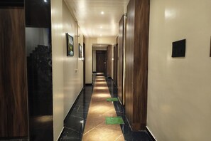 Hallway - Hotel Golden Arc (Pune)