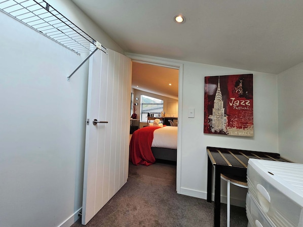 Fer et planche à repasser, Wi-Fi, draps fournis