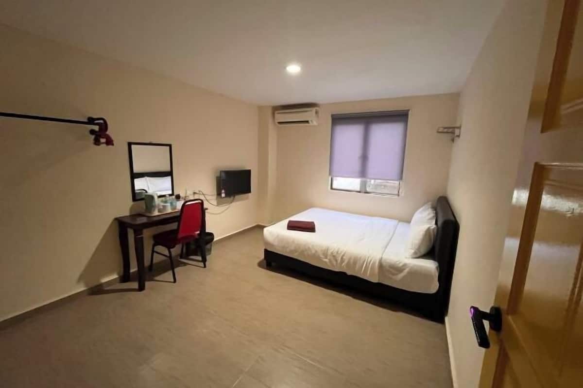 1 bedroom, desk, laptop workspace, bed sheets