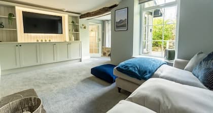 Old Bank House Summar