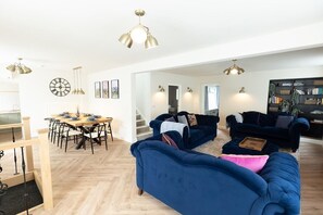 TV, fireplace, offices