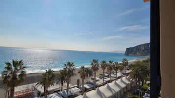 Quarto quádruplo família, vista para o mar | Vista para a água