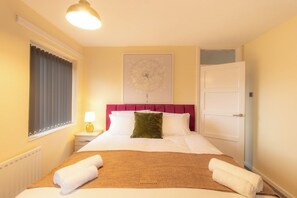 3 bedrooms, free WiFi, bed sheets - Charming Three Bedroom House in Birmingham (Birmingham)