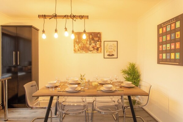 Dining - Charming Three Bedroom House in Birmingham (Birmingham)