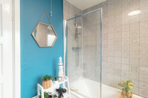 Maison | Salle de bain | Douche, serviettes fournies