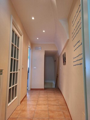 Interior - Casa Iris Situata in Centro Paese a Pochi Minuti da Mare e Montagne (Cisano Sul Neva)