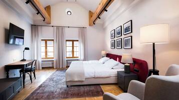 Deluxe Suite, City View | 1 bedroom, in-room safe, individually decorated, individually furnished