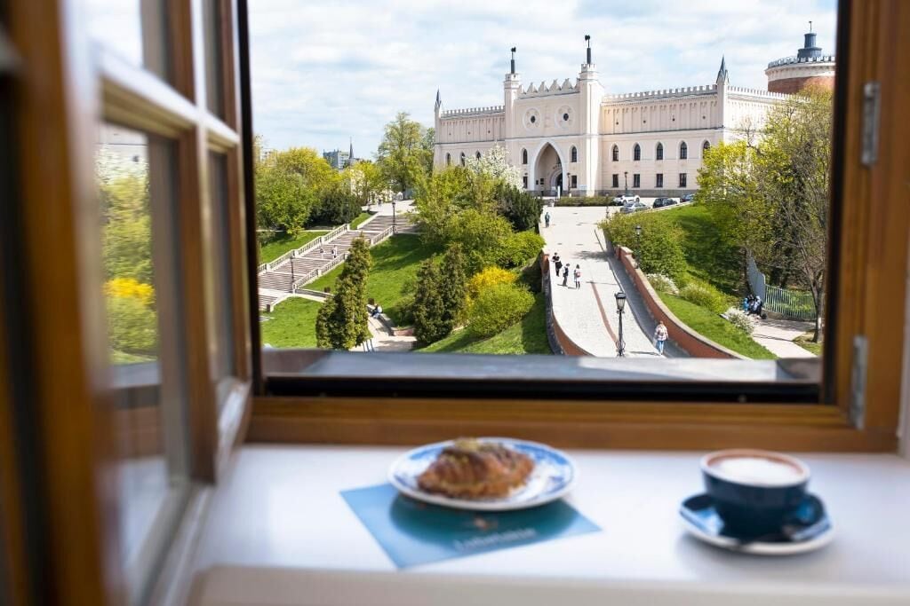 Phòng Suite tiện nghi đơn giản, quang cảnh thành phố | Két bảo mật tại phòng, trang trí khác biệt 