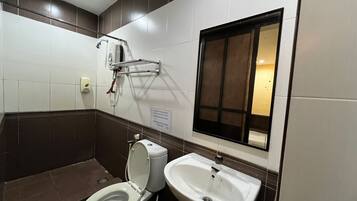 Shower, rainfall showerhead, towels