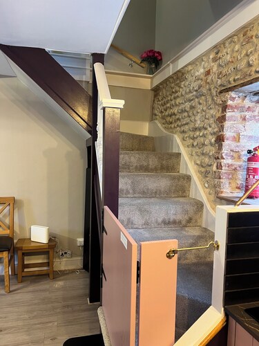 Bijou Bolthole in Blakeney for 2,parking,patio,lawn & close to Quay,pubs & shops