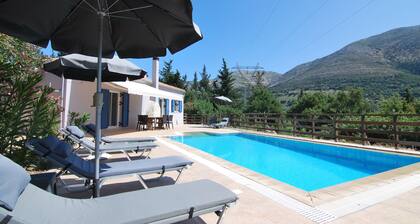 Away from Prying eyes in a secluding setting,sea & mountain views, infinity pool