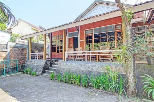 Hotel O Pondok Wisata Kaliandra Kaliurang