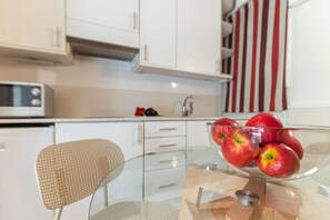 Dining - Weflating SANT PAU - Standard Apartment (Barcelona)