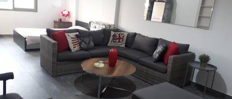 Leilighet | Oppholdsområde | TV