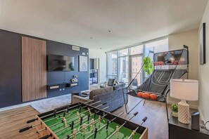 Games room - Near Chase Field | Balcony,Pool,Gym,Parking,W/D (Phoenix)