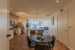 Private kitchen - Modern ASU Retreat | Pool | Gym | Balcony | W/D (Phoenix)