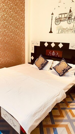 Deluxe Double Room | Soundproofing, free WiFi, bed sheets - Goroomgo Gate Way Bhadrak Bhubaneswar (Bhadrak)