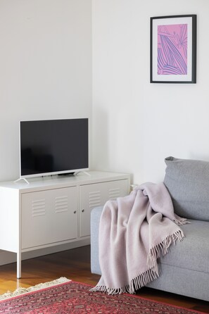 Apartment, 1 Bedroom, 2 Bathrooms | Living room - Cozy Apartment With Parking by Renters (Warsaw)
