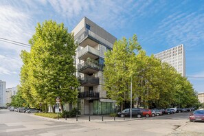 Front of property - Cozy Apartment With Parking by Renters (Warsaw)