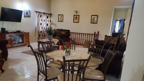 House | Dining - Sun Valley Retreat in Montego Bay (Montego Bay)