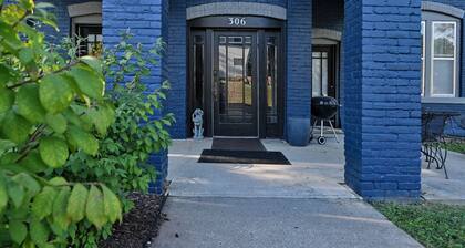 Dual patios, Free Laundry Service, College steps, 2BR 1 BA