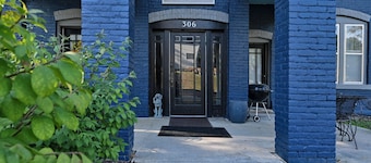 Dual patios, Free Laundry Service, College steps, 2BR 1 BA