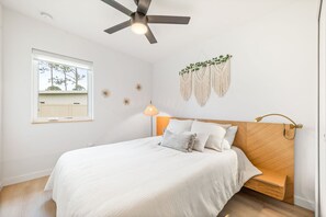 3 室のベッドルーム、デスク、アイロン / アイロン台、WiFi (無料)