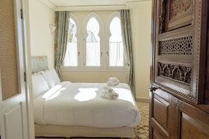 Panoramic Suite, 1 Queen Bed, Bay View | 2 bedrooms, free WiFi