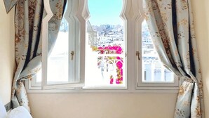 Panoramic Süit, 1 Büyük (Queen) Boy Yatak, Koy Manzaralı | Şehir manzarası