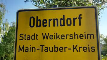 3 bedrooms, travel cot, WiFi, bed sheets