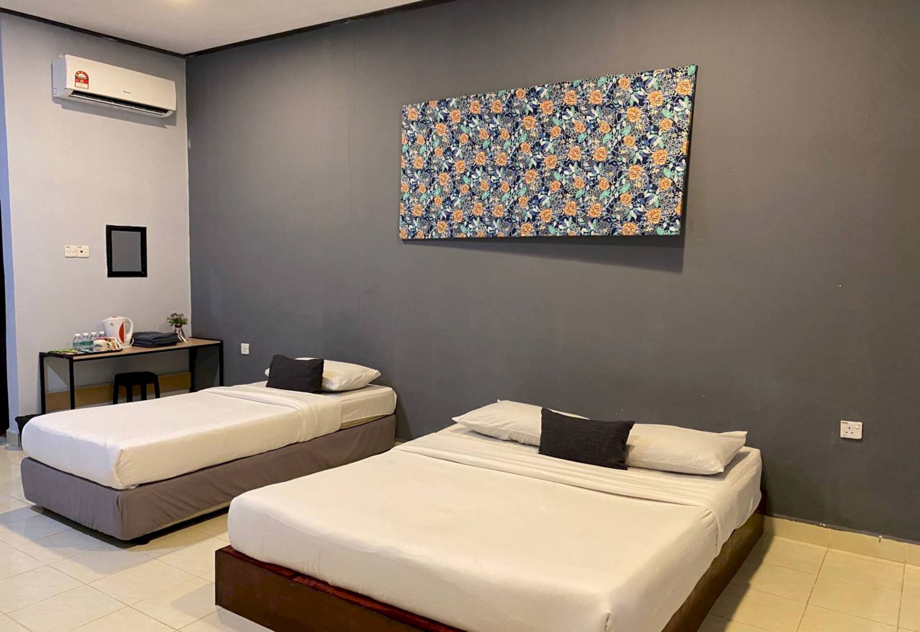 Suite superior | Escritorio, espacio para trabajar con un portátil, ropa de cama