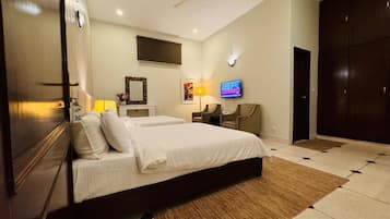 Habitación cuádruple Deluxe | Tabla de planchar con plancha y wifi gratis