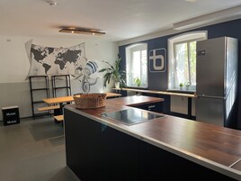 Refrigerador, microondas