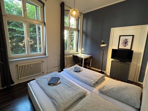Comfort Double Room | Free WiFi, bed sheets - Blue Doors Hostel Altstadt (Rostock)