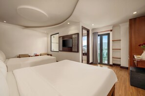 Deluxe Triple Room, City View