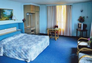 Desk, laptop workspace, free WiFi, bed sheets - Hotel O Hotel Ramai (Sandakan)
