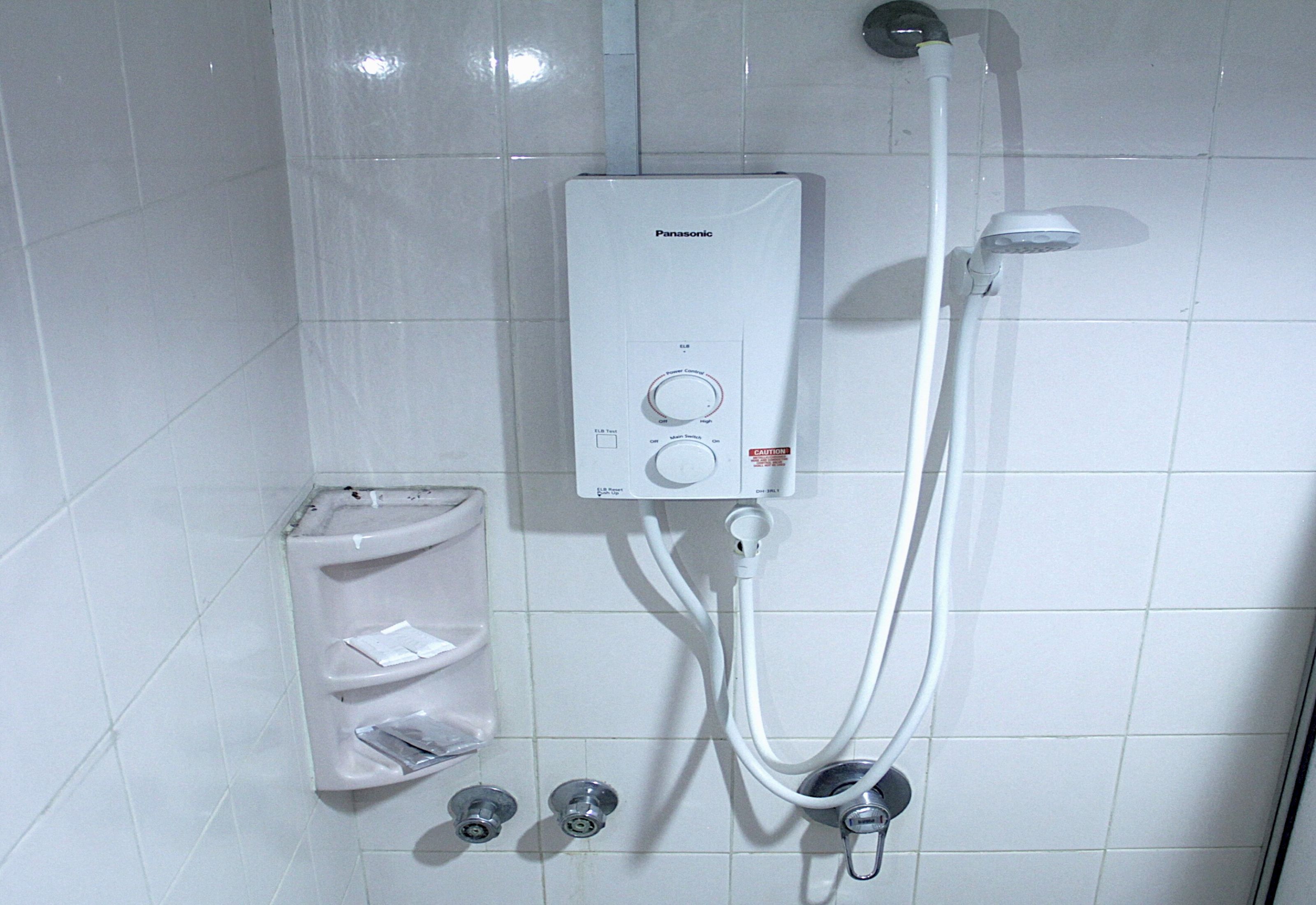 Shower, rainfall showerhead, towels