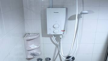Shower, rainfall showerhead, towels