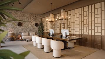 Quầy tiếp tân