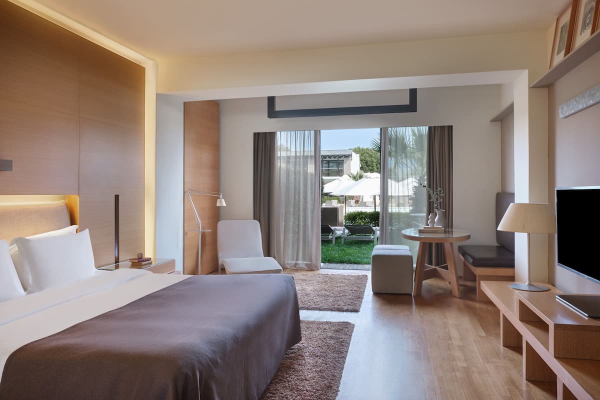 Junior Suite, Pool View | 1 bedroom, free WiFi